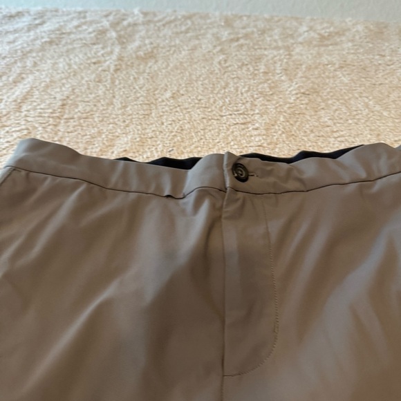 Vuori Fleet Joggers Lightweight Performance Stretch  Color: Charcoal Size XXL - Picture 8 of 16